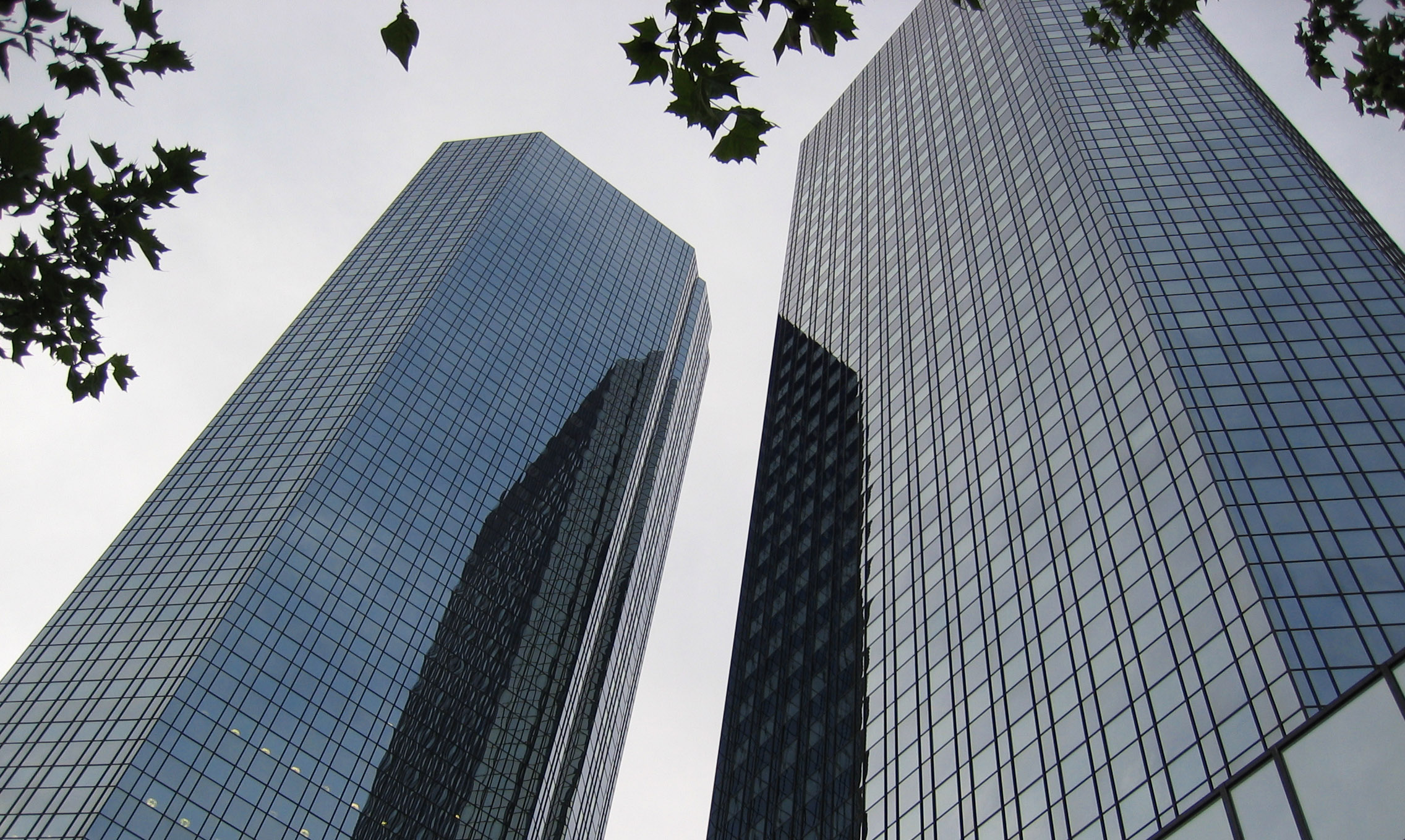 Хай банки. Башни Deutsche Bank (Франкфурт-на-Майне, Германия). Башни Deutsche Bank. Штаб-квартира Дойче банка. Башни Deutsche Bank Архитектор.